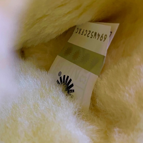 UGG Women’s Disco Slide Tie Dye Platform Sandals - Picture 8 of 8